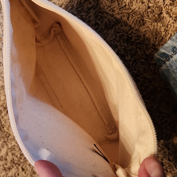 IT Cosmetics Ana Jaks Beautiful Together Cosmetic Bag - Picture 4 of 4